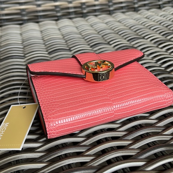MICHAEL KORS CARMEN MEDIUM FLAP LOGO BIFOLD WALLET GRAPEFRUIT - Picture 8 of 16